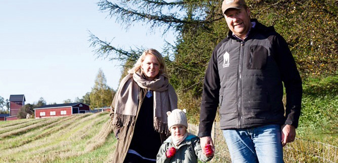 Perhe Sohlberg: Sebastian, vaimo Janica ja 8-vuotias tytär Svea. Kuva: Yksityiskokoelma